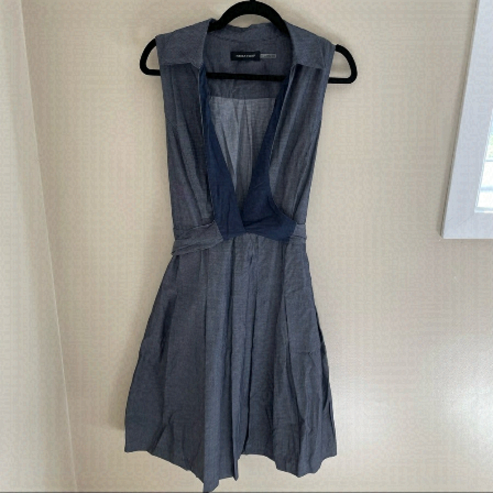 Ivanka Trump pleated sleeveless wrap around belt dress with collar